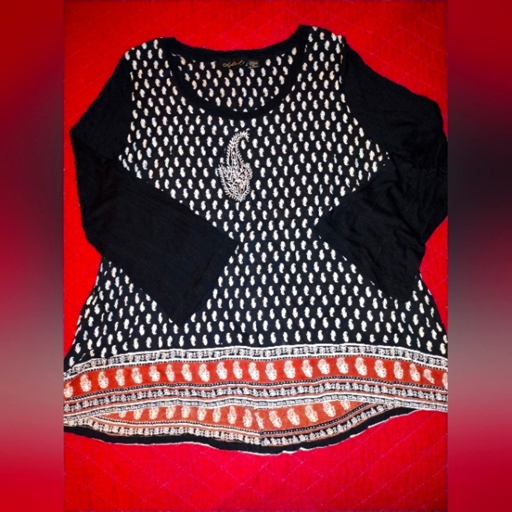 Lola P Medium Long Sleeve Top